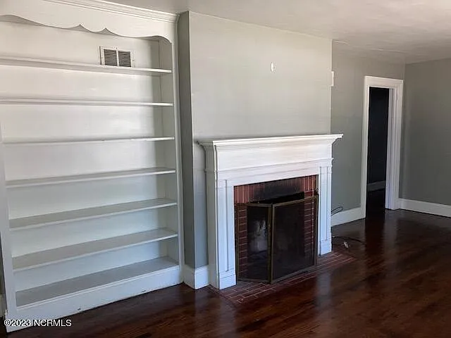 4 bed, 2.0 bath, 2414 sqft, $1,500 — Photo 3