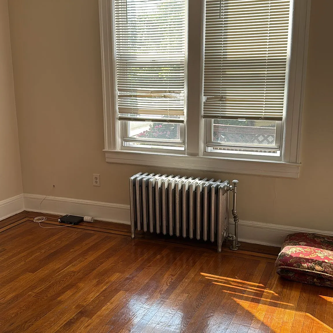 180 Front St — Photo 2