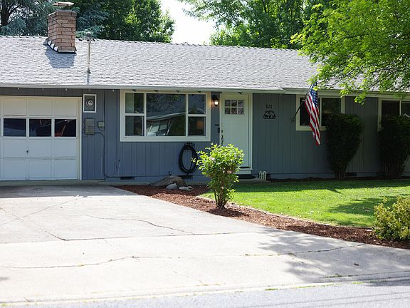 2nd image of 821 Crestbrook Rd