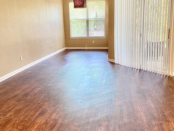 5th image of 14425 Dover Forest Dr