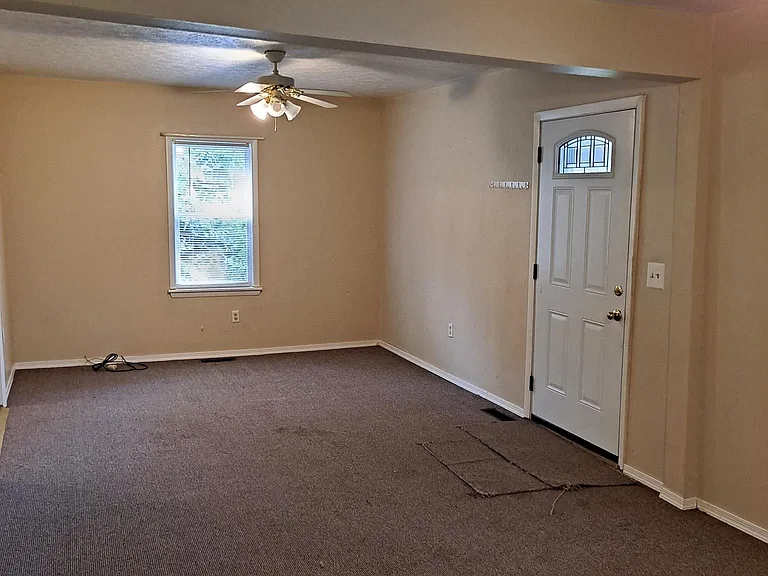 187 Pocahontas St — Photo 3
