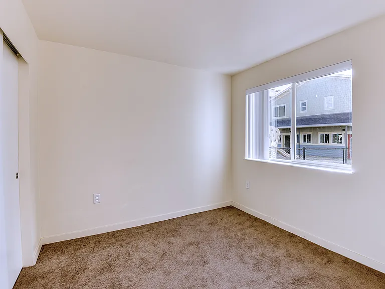 Vine Maple Apartments — Photo 7
