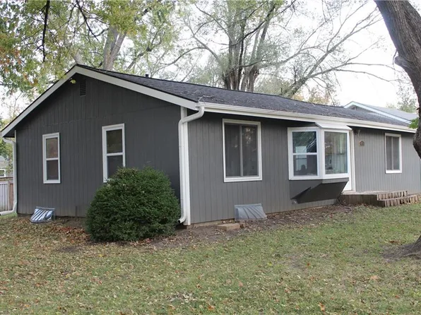 511 Main St, Perry, KS 66073