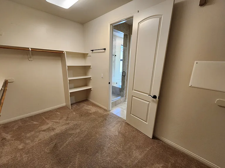 2611 Barrowby St — Photo 23