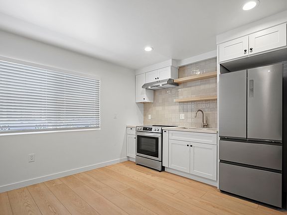 5th image of 970 Yale St #4