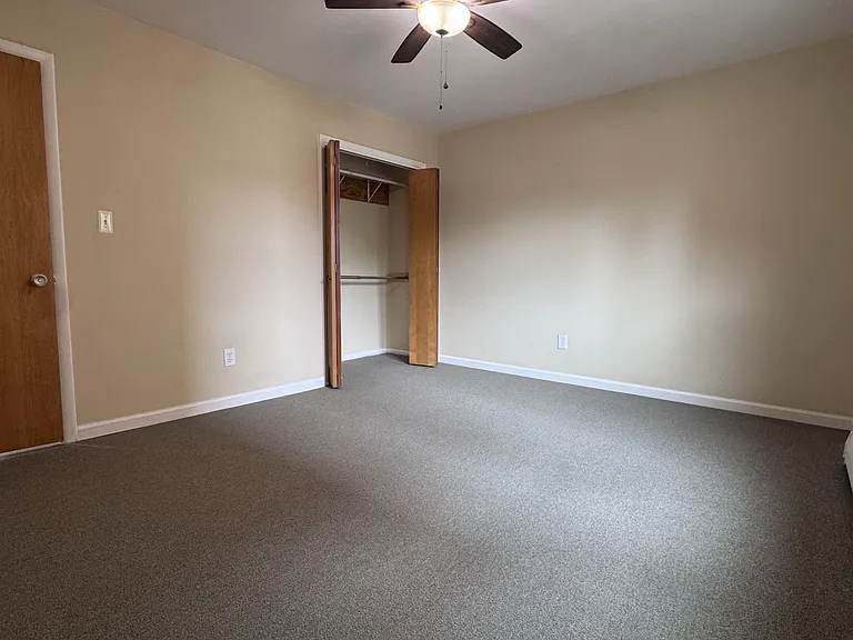 400 Riverside Dr #15 — Photo 8