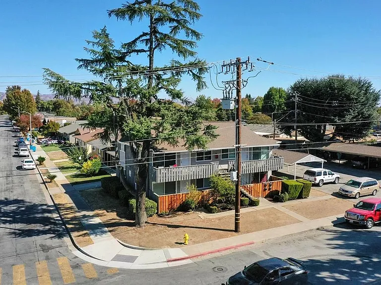 7060 Princevalle St — Photo 2