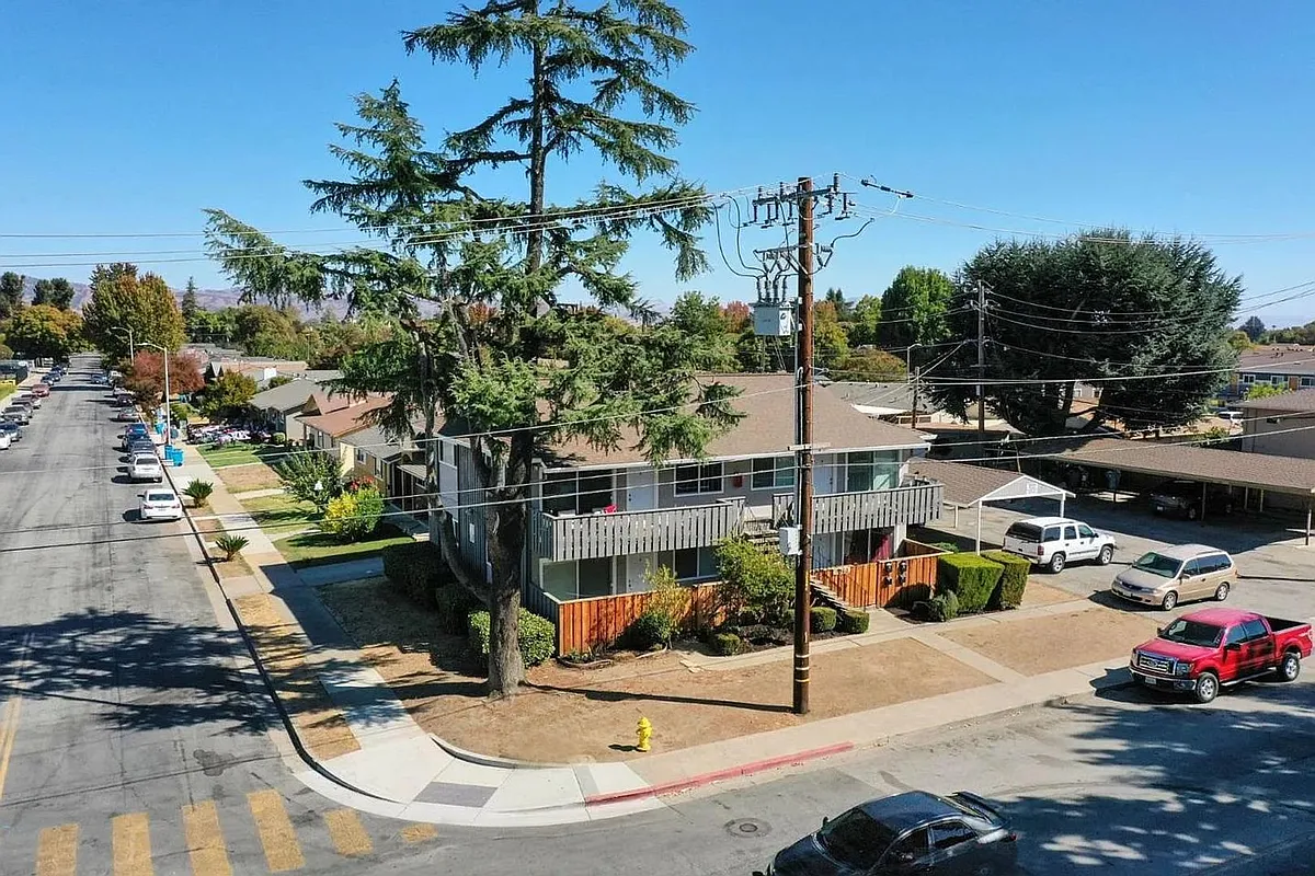 Building Photo - 7060 Princevalle St