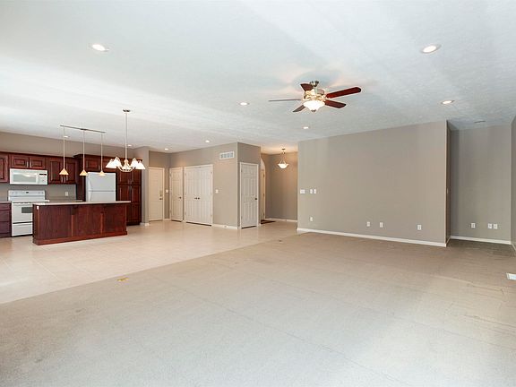 5th image of 5906 Boxwood Dr E
