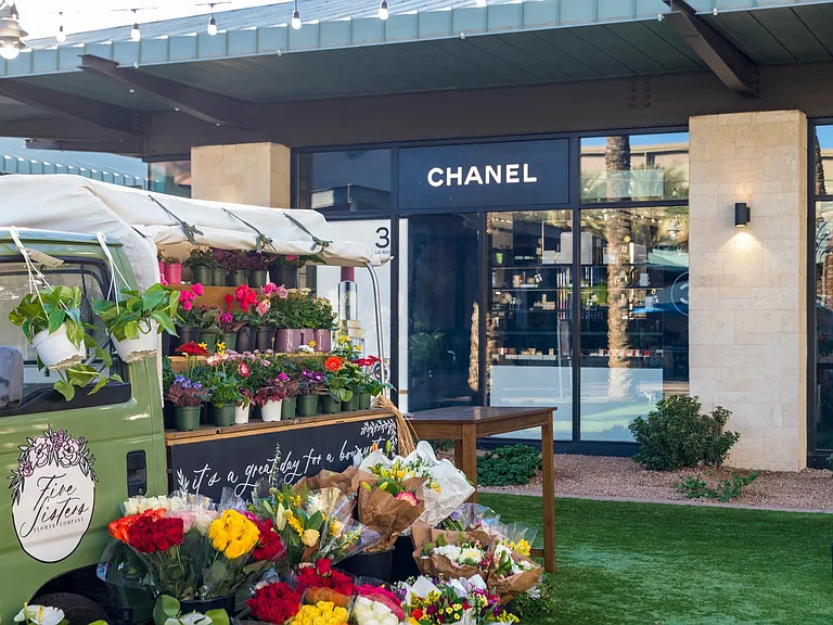 Experience timeless elegance at Chanel, Kierland Commons. Discover luxury fashion, iconic handbags, and exquisite accessories that define sophistication.