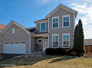 1733 Pin Oak Ln, Elgin, IL 60120