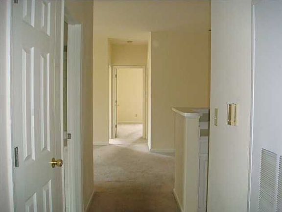 5th image of 1600 Long Grove Dr Unit 421