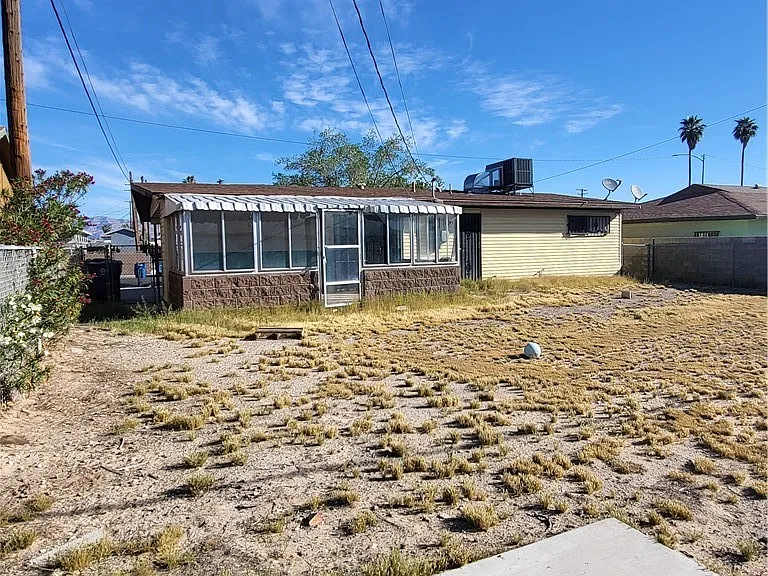 717 Van Ert Ave — Photo 11