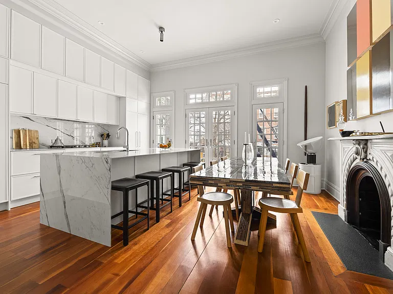 438 Henry St #2 — Photo 4
