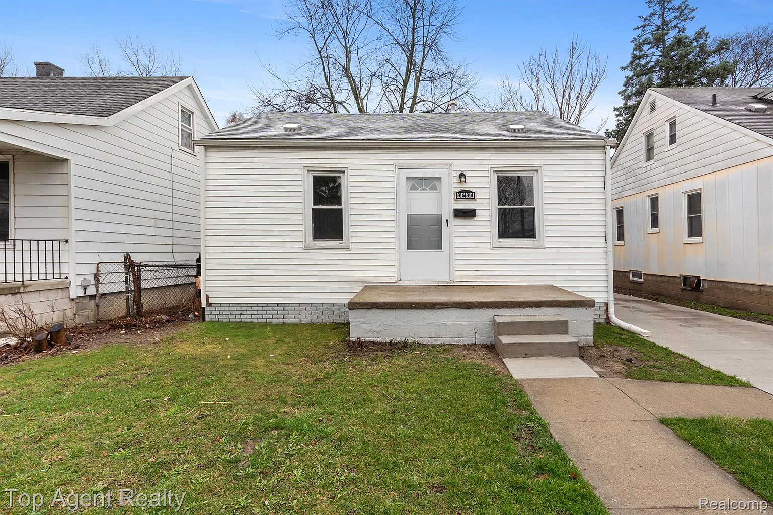 8684 Lozier Ave photo 1