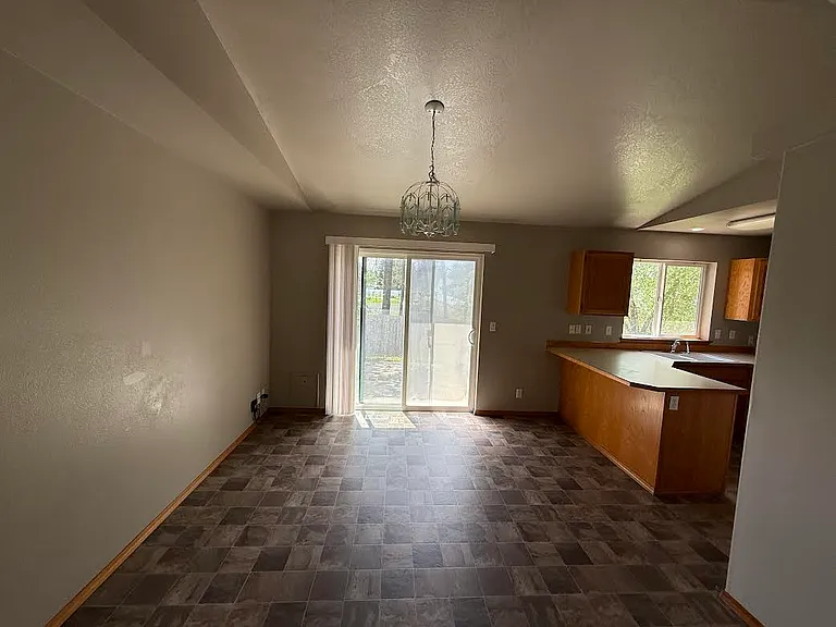 1211 E Elderberry Cir — Photo 6