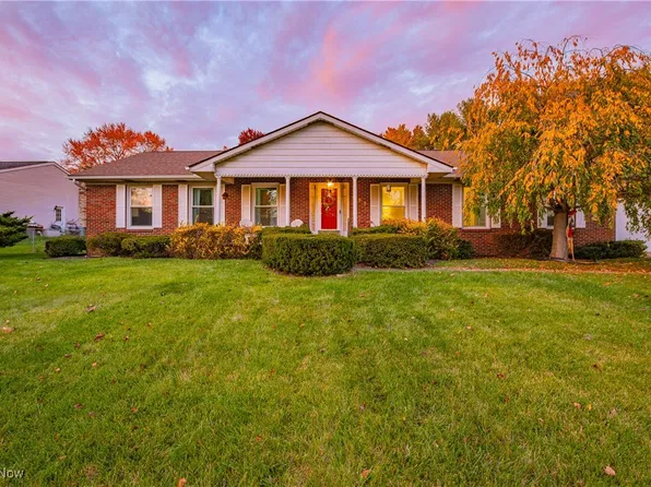 693 Prior Park Dr, Cuyahoga Falls, OH 44223