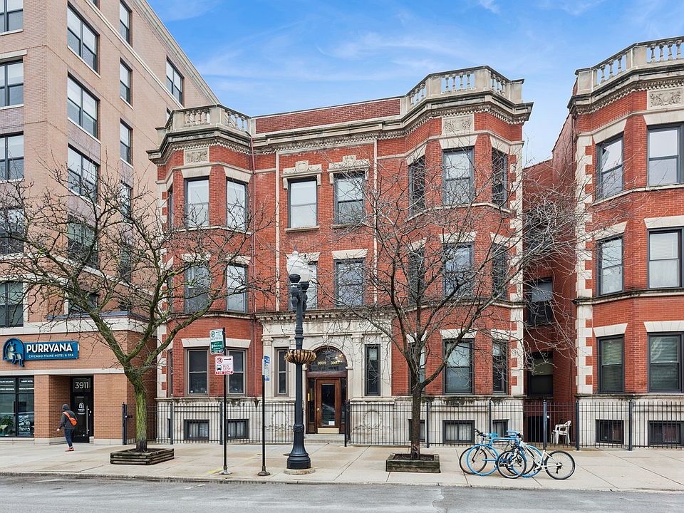 1st image of 3909 N Sheridan Rd #3H