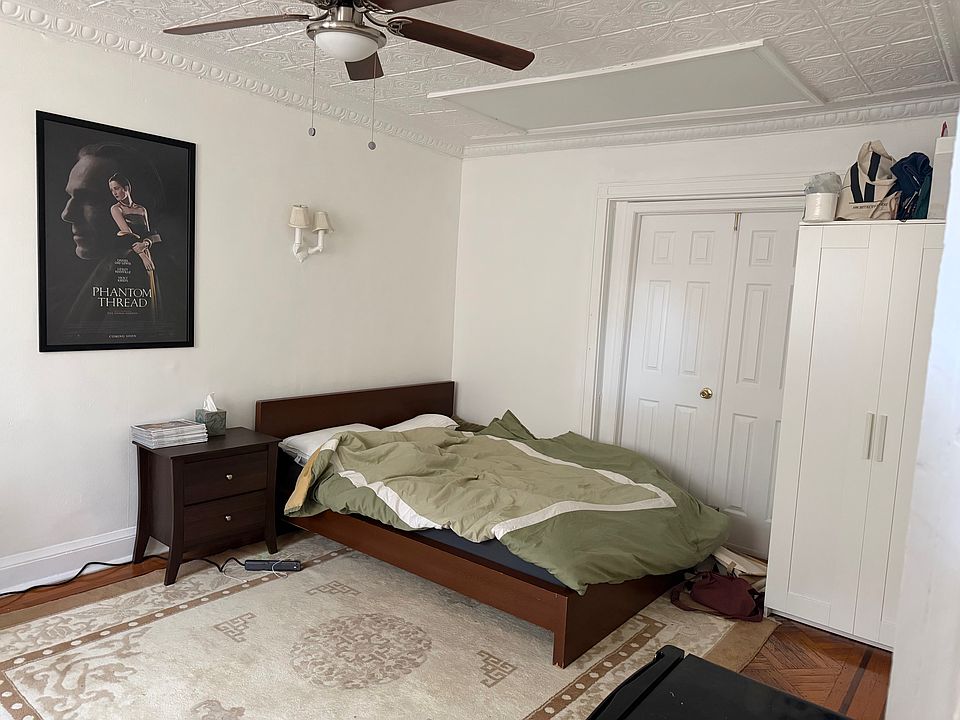 1st image of 207 E 33rd St