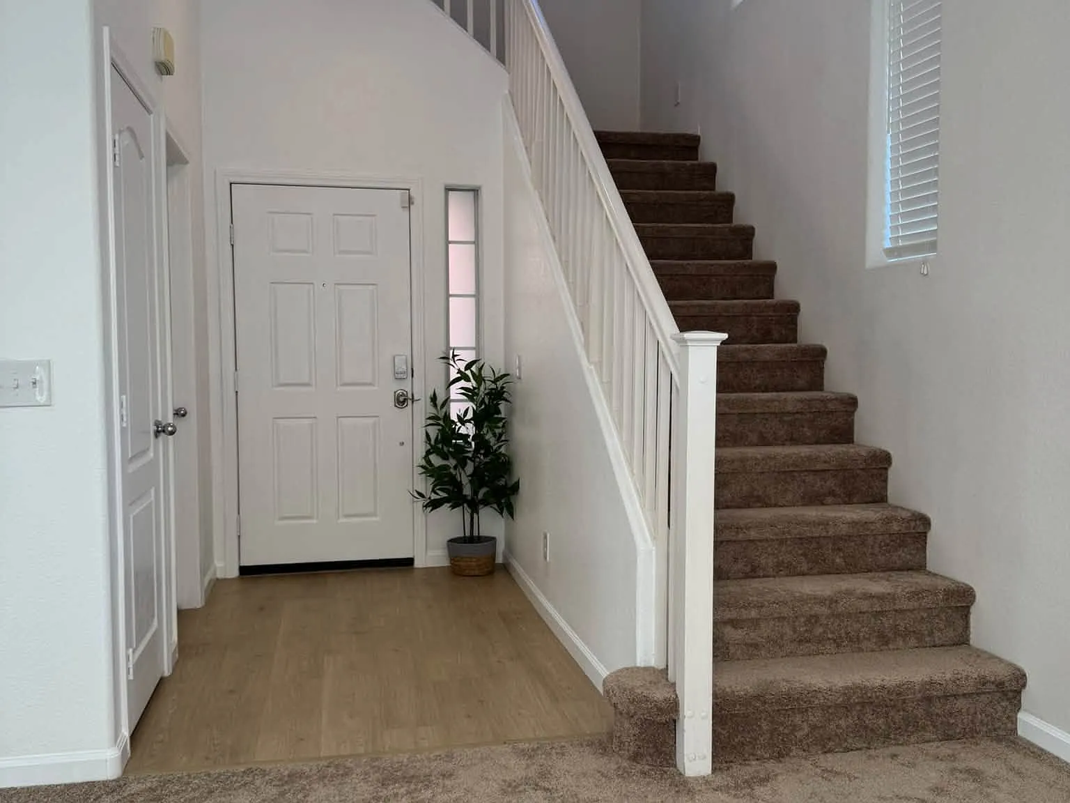 3 bed, 2.5 bath, 1909 sqft, $2,485 — Photo 3