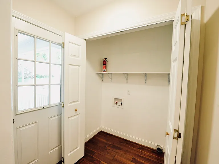 962 Saint Catherines Dr — Photo 17