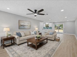 5531 Elm Tree Dr, Houston, TX 77048