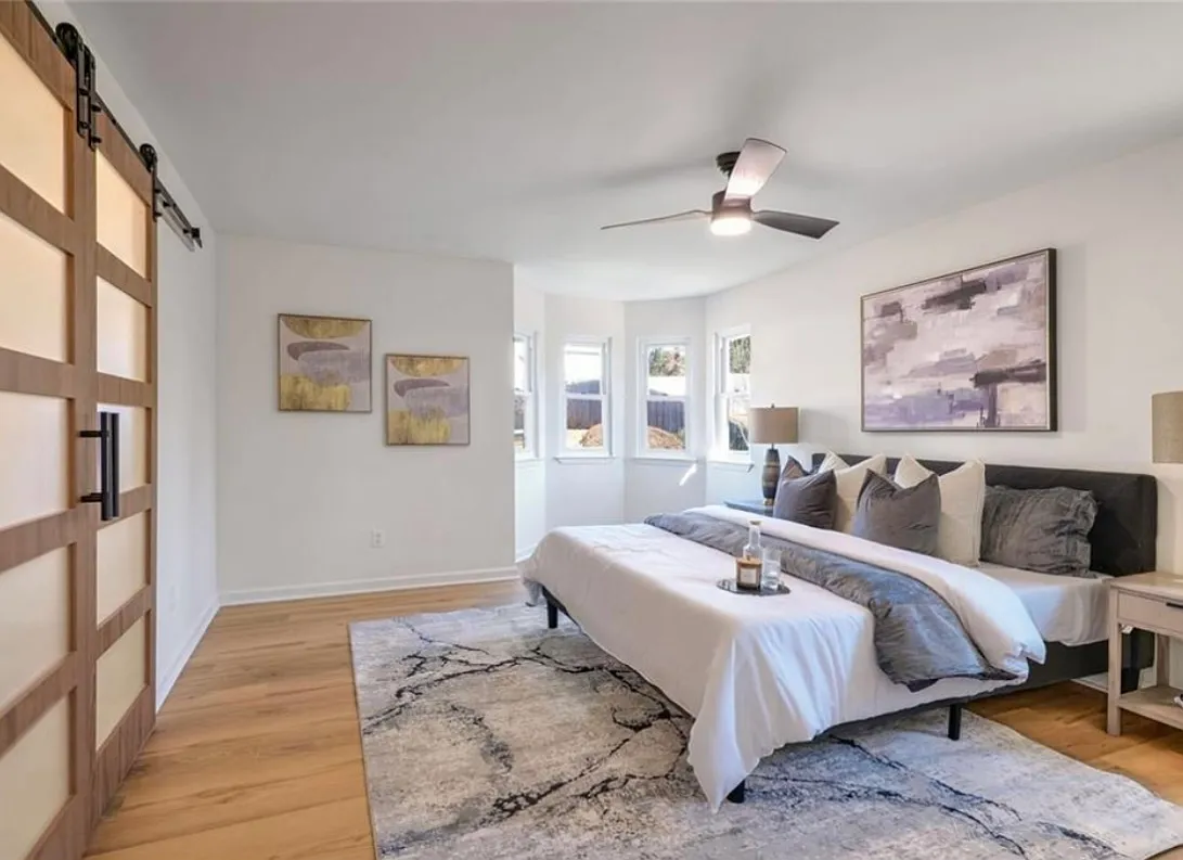 4 bed, 1743 sqft, $4,400 — Photo 3