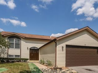 28 Autumn Ln, Stone Park, IL 60107