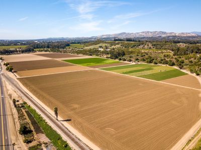 Los Angeles, Moorpark, CA, 93021