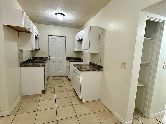 4th image of 3114 Lawrence St