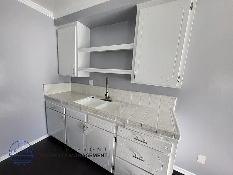 12022 Birch Ave — Photo 4
