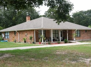 108 Barn Hill Ln, Bellville, TX 77418