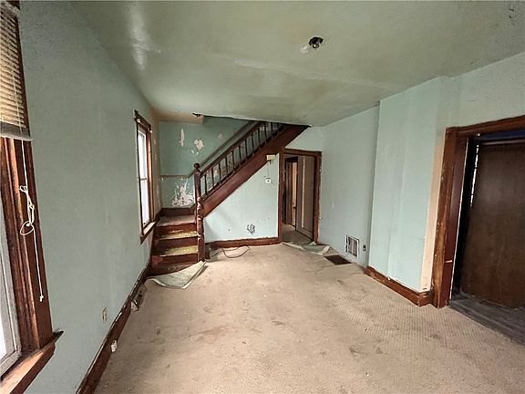 3rd image of 424 Church St