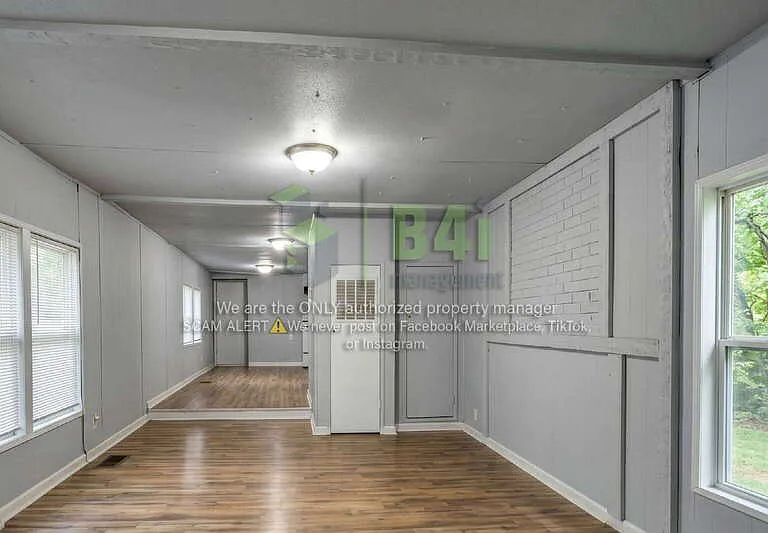 122 Collins Rd — Photo 4