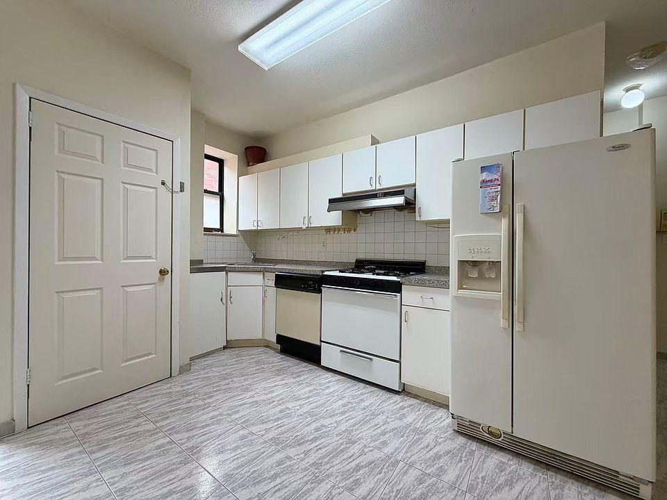 1st image of 182 Bay 22nd St APT 4A
