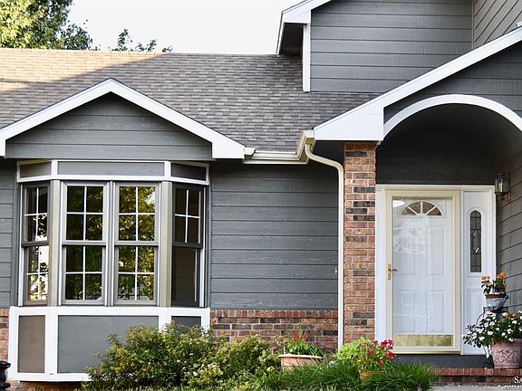 3rd image of 2126 Village Ln