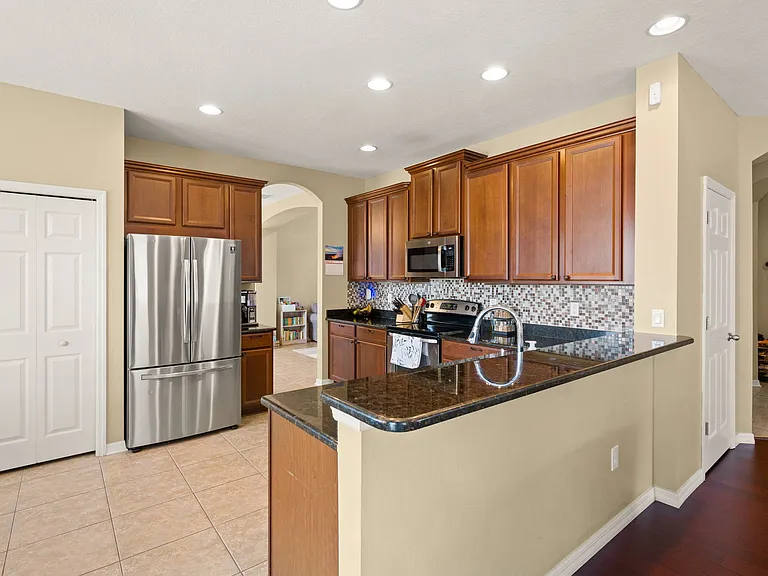 7506 Forest Mere Dr — Photo 10