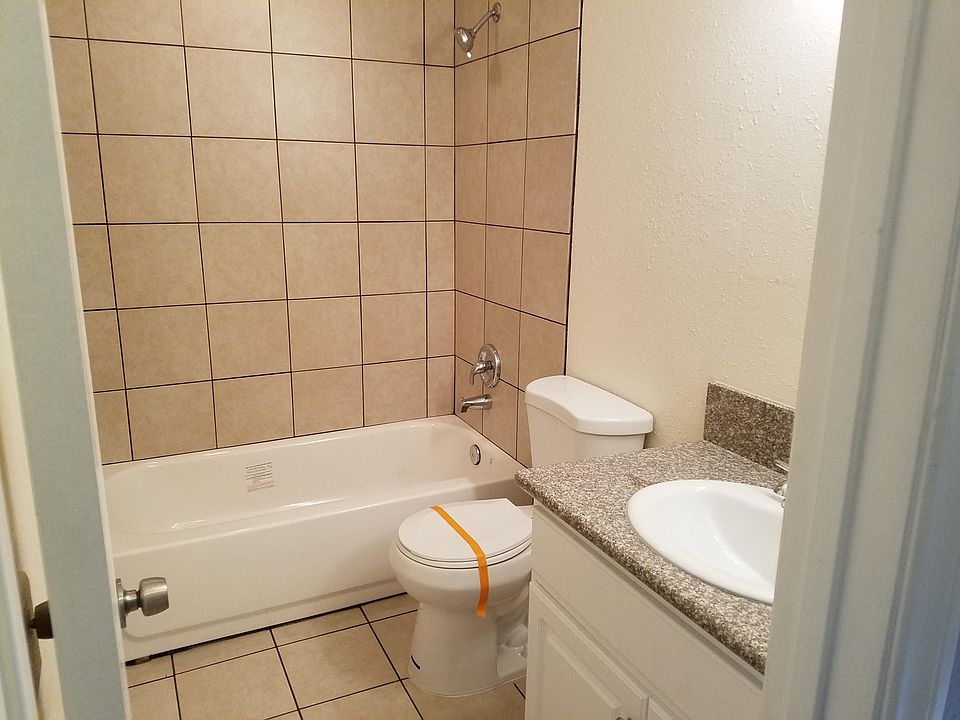 2nd image of 8930 Edgemoor Dr