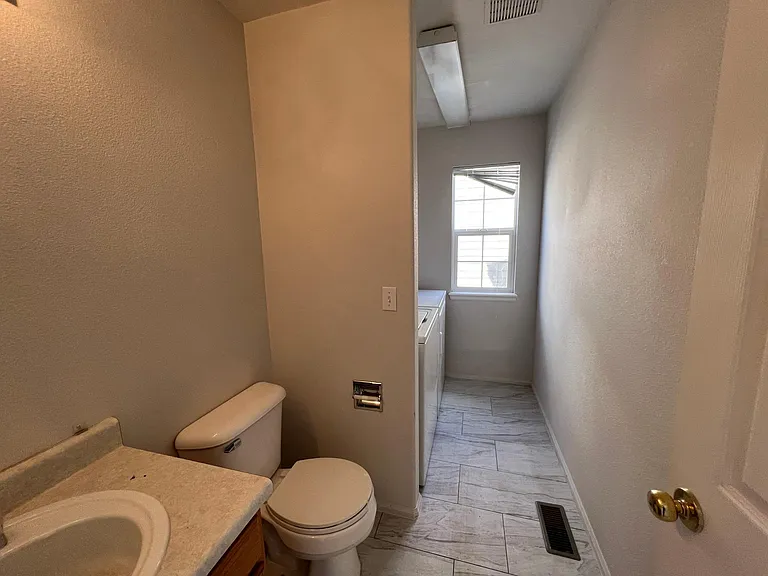 18226 E Lake Ave — Photo 15