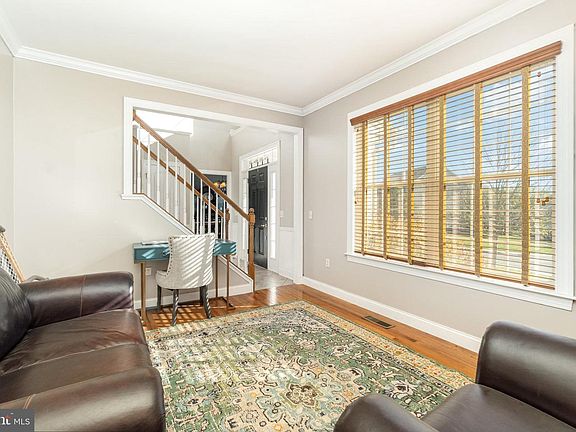 5th image of 50 Pine Creek Dr