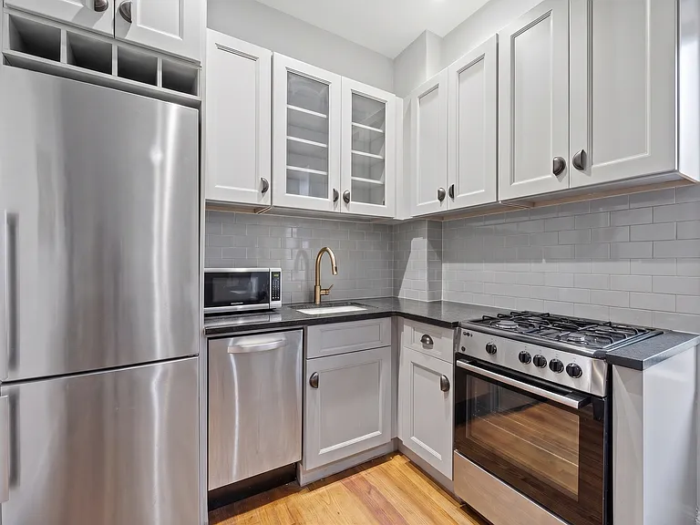 390 5th Ave #3E — Photo 5
