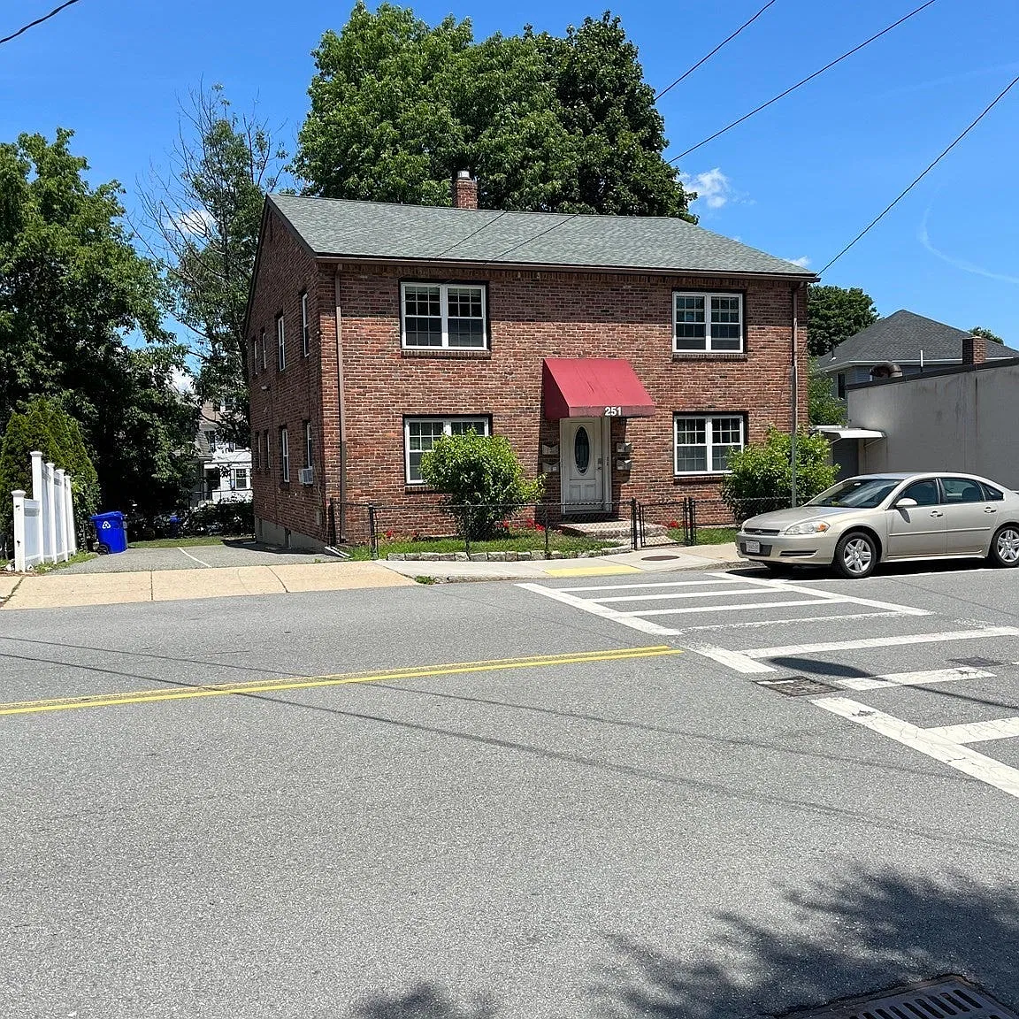 1 bed, 650 sqft, $2,200 — Photo 2