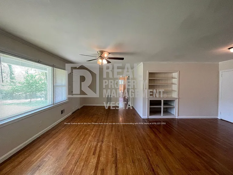 2962 Glenrock Dr — Photo 2