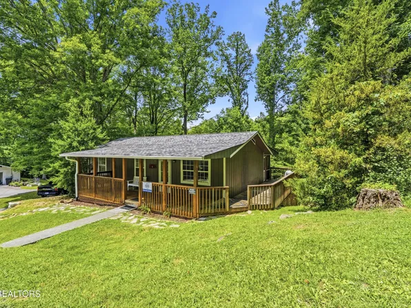 2106 Hickory Manor Rd, Pigeon Forge, TN 37862