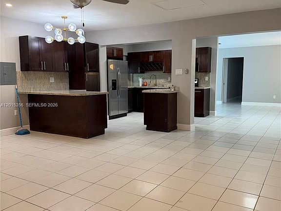 5th image of 7425 SW 118th St