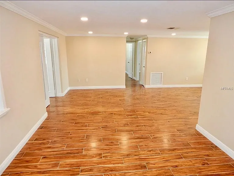 2240 Tahitian Dr — Photo 5