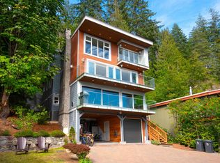 2867 Panorama Dr, North Vancouver, BC V7G 1V7