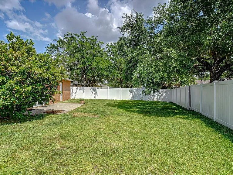 18303 Elmhurst Ln — Photo 41