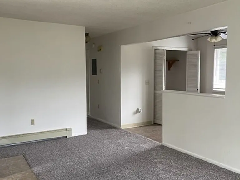 410 N 19th Ave — Photo 5