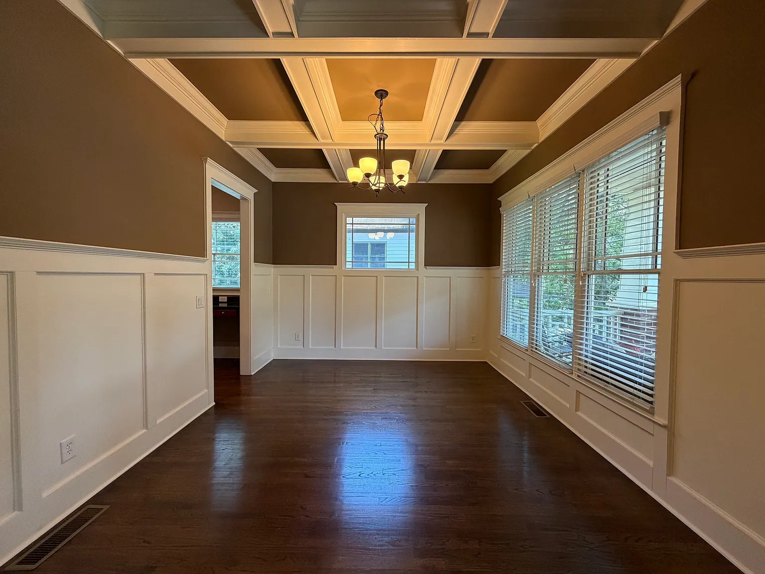 3 bed, 2.5 bath, 2322 sqft, $3,495 — Photo 4